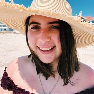 Meet your Posher, Elexa